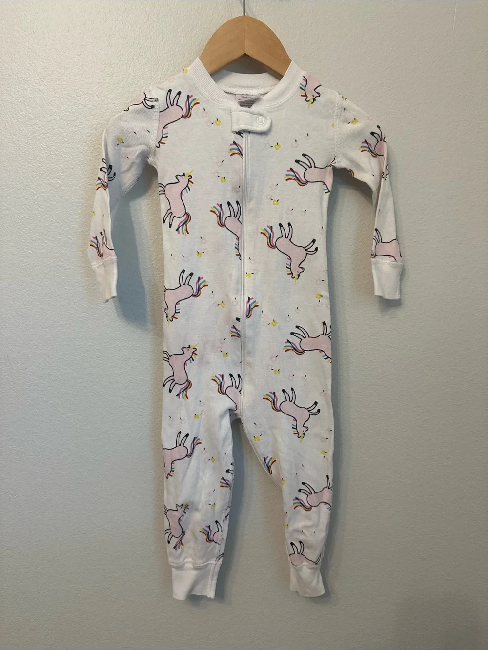 Hanna Andersson Zip Up Footless Pajamas with Pink Rainbow Unicorns